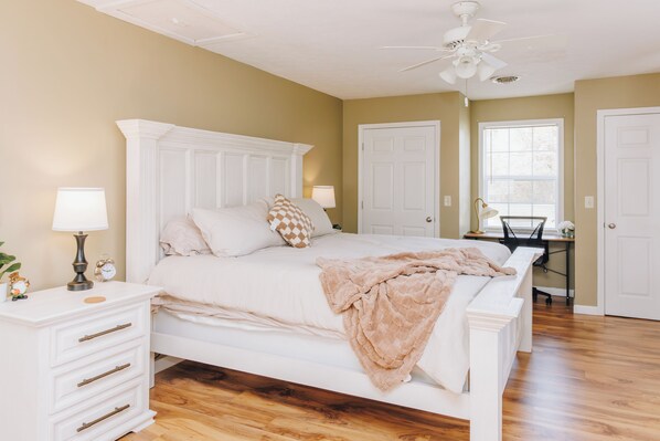 2 bedrooms, desk, iron/ironing board, free WiFi