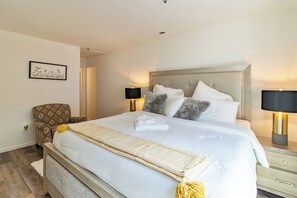 3 bedrooms, desk, iron/ironing board, WiFi