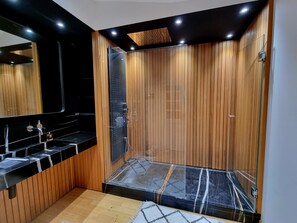 Spa - Château le But et sa Guest House. Proche de Périgueux au Cœur du Périgord (LEGUILLAC DE L AUCHE)