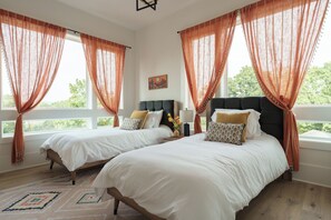 Townhome, City View | Laptop workspace, iron/ironing board, free WiFi