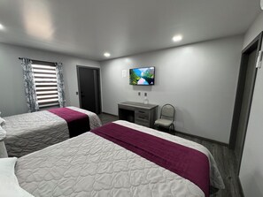 Chambre Double Standard, vue cour intérieure, rez-de-chaussée