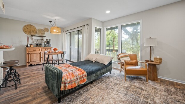 Interior - The Club House, 1-bedroom condo with WiFi, on the 18th hole in welcoming Daphne (Daphne)