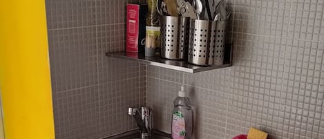 冰箱、微波炉、炉灶、茶具/咖啡用具