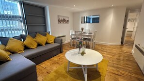 TV - Amazing Luxury Apartment  (London)