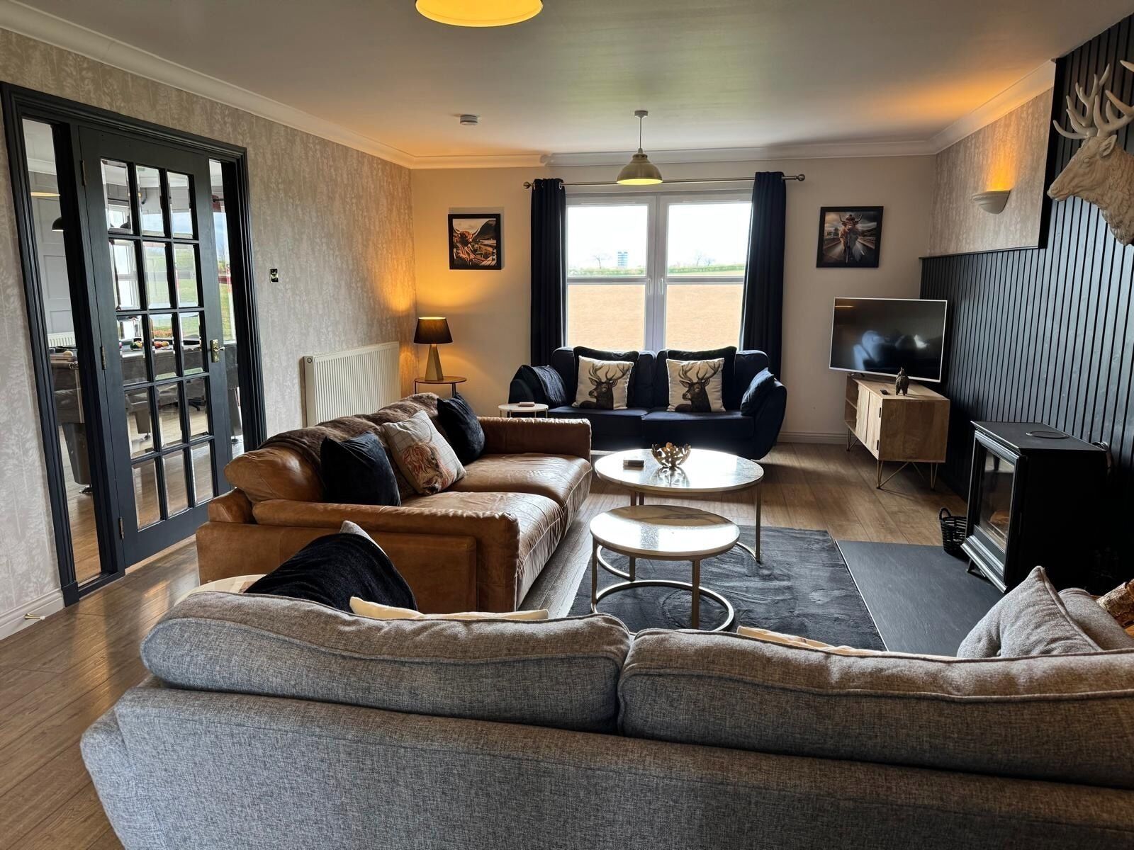 Spacious Farmhouse With Golf Views And Hot Tub - Glasgow