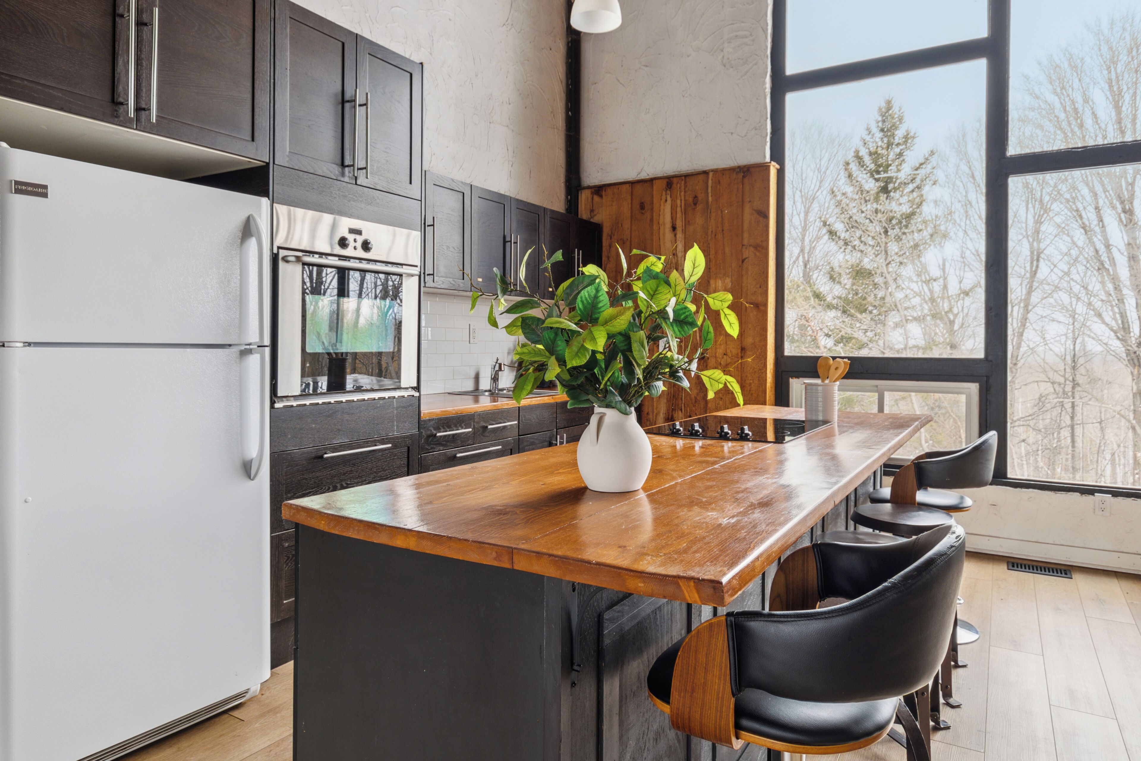 218 Arlberg (Pets Allowed) | Private kitchen | Full-size fridge, microwave, oven, stovetop