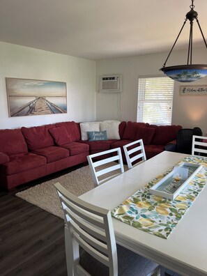 Dining - Comfy Cozy updated 2-bedroom 1 bath condo in beautiful Marco Island Florida (Marco Island)