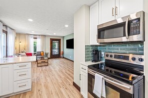 Fridge, microwave, oven, stovetop - Downtown Zen - Central Location in Centerville, OH (Centerville)