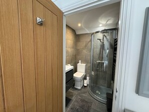 Hair dryer, towels - Wisteria House 3 bed sleeps 6 (Camelford)