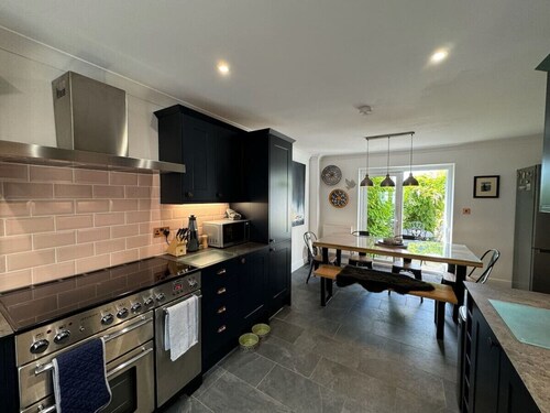 Wisteria House 3 bed sleeps 6