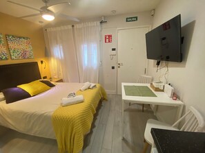 1 Schlafzimmer, Bügeleisen/Bügelbrett, WLAN, Bettwäsche