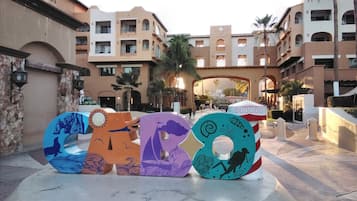 Vista frontal de la propiedad