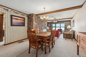 Living area - The Lodges at Breezy Point (Breezy Point)
