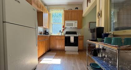 Peaceful, affordable cottage perfect for your next mountain getaway
