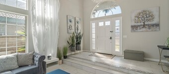 6 bedroom Large house. Near Airport,Outlets Mall, No big Party, Pets Friendly