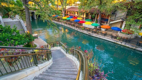 Location! Dog Friendly+2 KING Beds+Grill+Sleeps 9