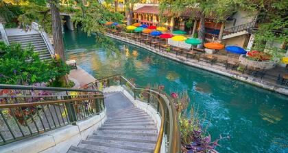 Location! Dog Friendly+2 KING Beds+Grill+Sleeps 9