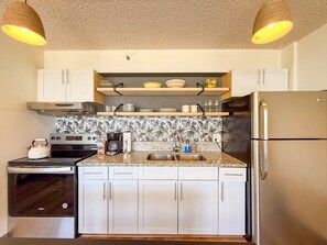 Fridge, microwave, oven, coffee/tea maker