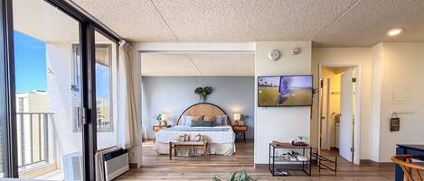 1 dormitorio, tabla de planchar con plancha, wifi y ropa de cama