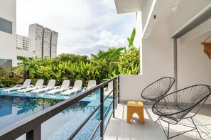 Exclusive Suite, Balcony, Pool View | Premium bedding, individually decorated, individually furnished - Papaya Suites Diamante - Adults Only (Acapulco)