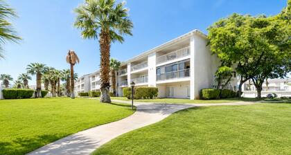 Waterpark resort with basketball, pickleball court