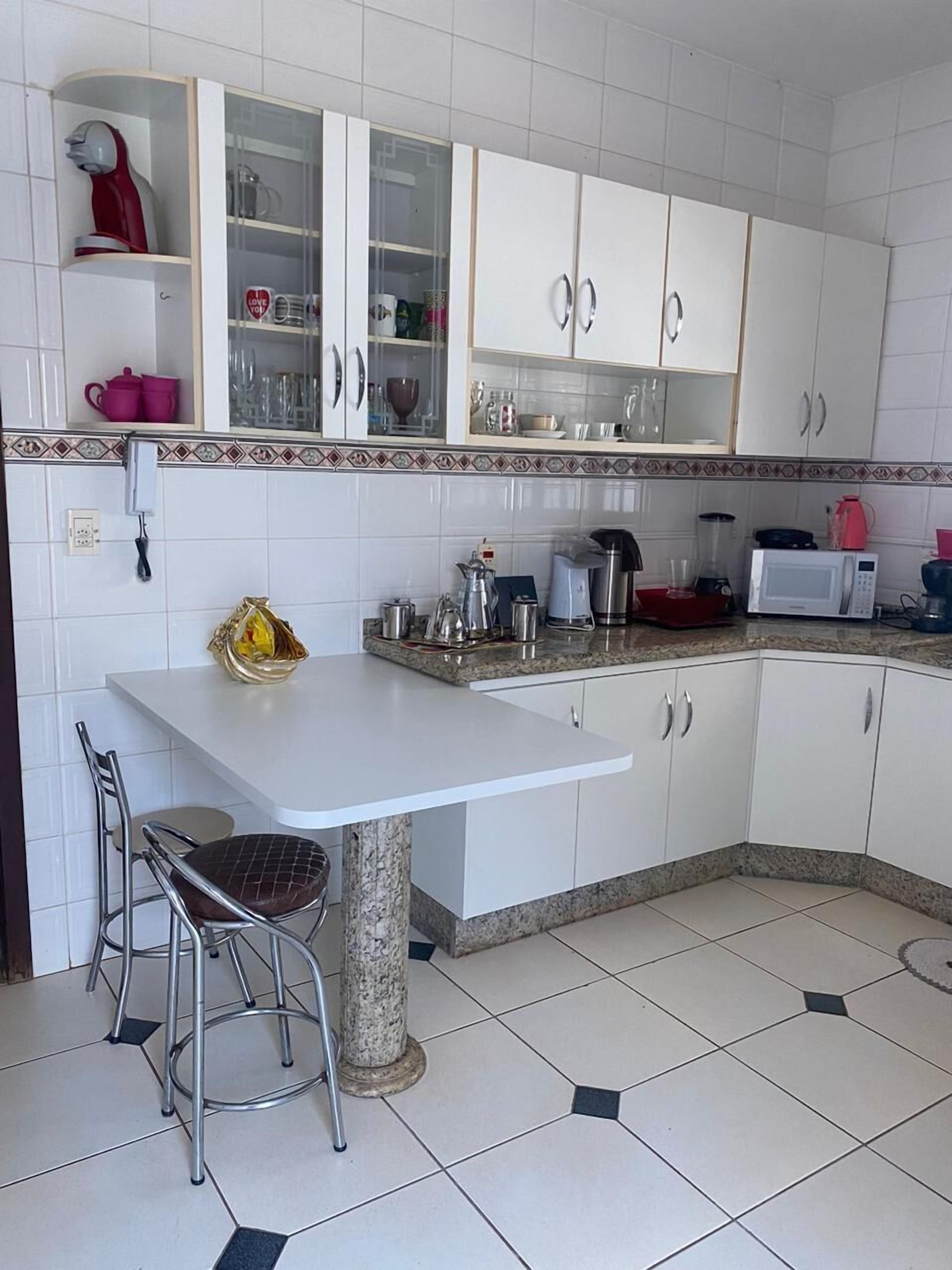 Deluxe House, Private Pool, City View | Private kitchen | Shared fridge, microwave