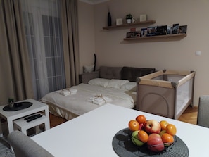1 chambre, fer et planche à repasser, Wi-Fi, draps fournis