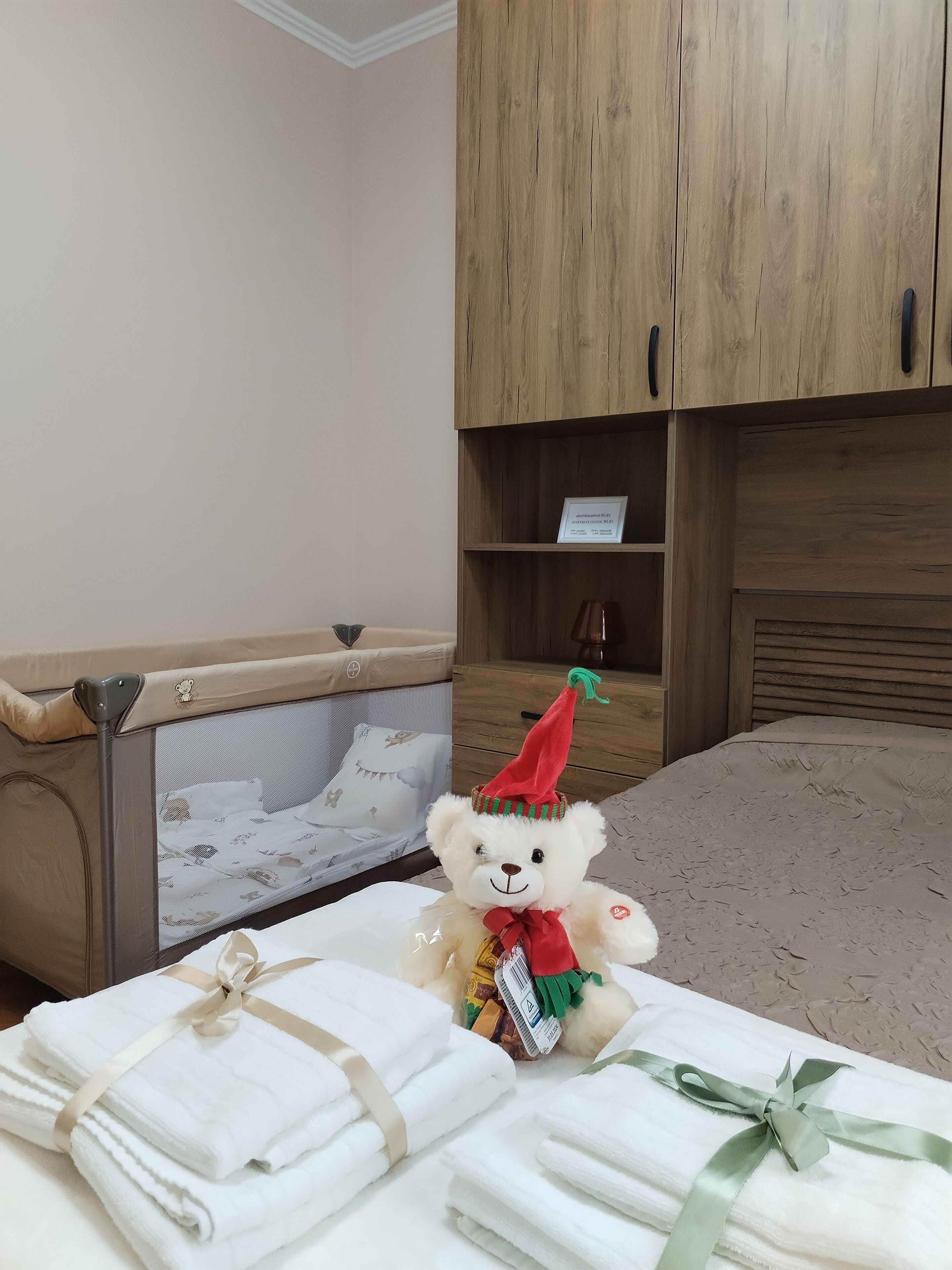 1 habitación, tabla de planchar con plancha, wifi y ropa de cama 