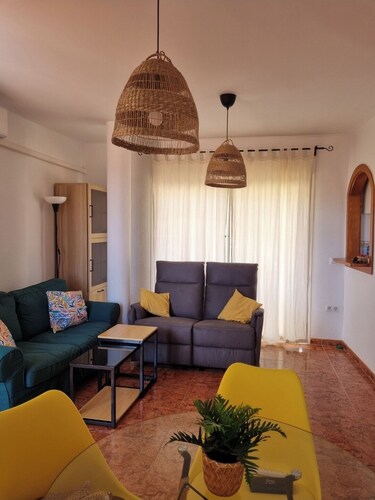 Torete es un Ático de Playa en el Centro de la Ciudad, Servicios a pie de Calle