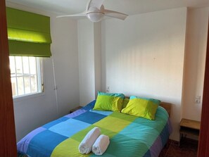 2 slaapkamers, een strijkplank/strijkijzer, wifi, beddengoed