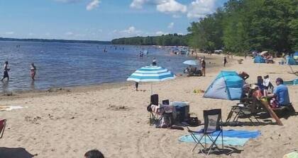 Downtown Vista: 5mins to Water Pet Free Prking