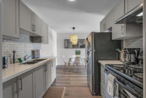 Pets Sleep6 Long Sault Parkway