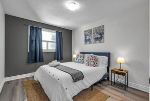 1 bedroom, in-room safe, iron/ironing board, free WiFi