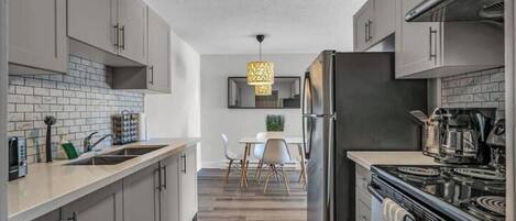 Fridge, microwave, oven, stovetop