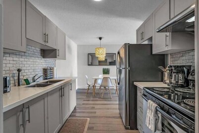 Sleeps 12 Pet Wifi 10 mins to Cornwall