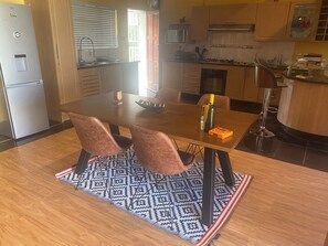 Private kitchen - A serene, 3-bedroom house in tranquil Gaborone with WiFi, AC. Enjoy your stay (Gaborone)