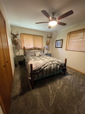 3 bedrooms, in-room safe, free WiFi, bed sheets