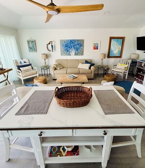 Smart TV - Beautifully furnished Treasure Cay 2bd 2bth condo with 36’ boat slip! (Treasure Cay)