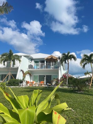 Exterior - Beautifully furnished Treasure Cay 2bd 2bth condo with 36’ boat slip! (Treasure Cay)