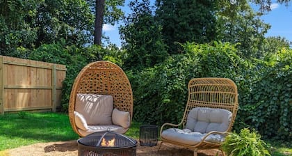 Cozy Boho Cottage near DT & more. Fire pit with outdoor oasis 🪴 Family Friendly!
