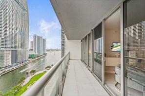 Property grounds - Luxurious ocean view unit (Miami)