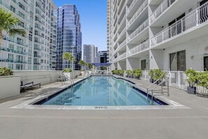 Pool - Superb Private unit Perfectly Located In Brickell (Miami)