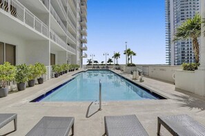 Pool - Superb Private unit Perfectly Located In Brickell (Miami)