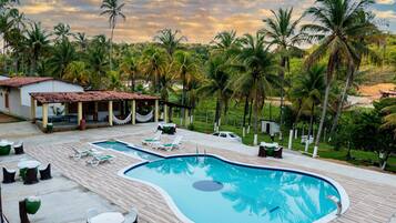 Luxury-Ferienhaus, Poolzugang, Bergblick | Zimmerausstattung