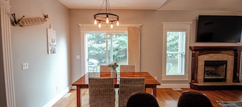 Cozy Cactus Retreat-Family Friendly 4 bed/2bath near St. Joseph/Savannah, MO