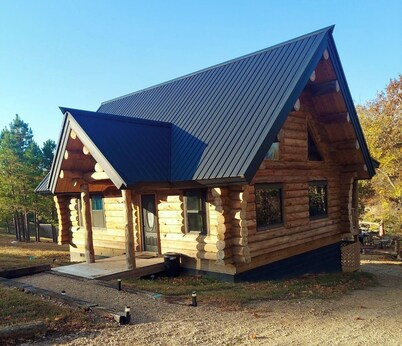 Waterfall View Cabin at White Buffalo Lodge;
Family-friendly with lake access 