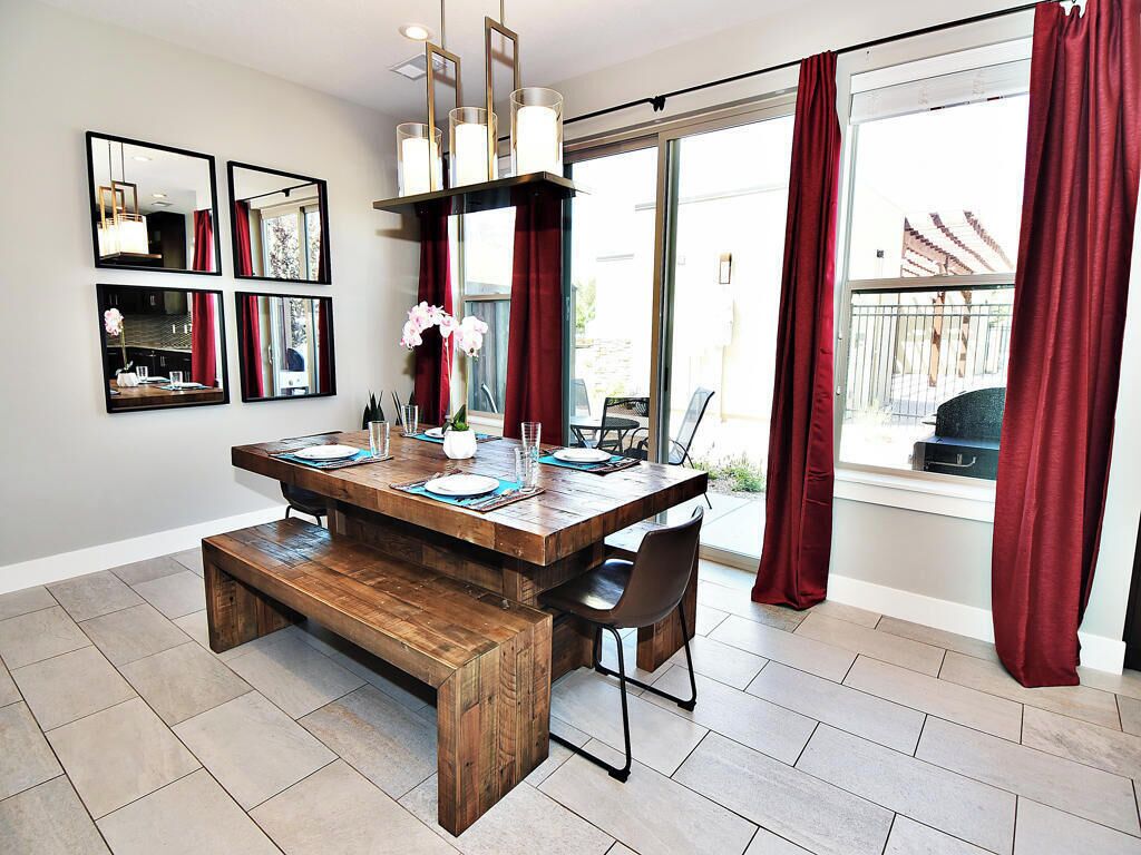 Luxe huis, uitzicht op bergen | Dineren op de kamer