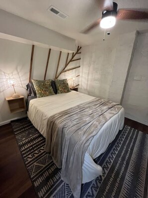 3 bedrooms, desk, travel cot, WiFi