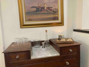 Interior - Harmony Basement · Lovely Space for a Getaway- 10 minutes to DT Knox (Knoxville)