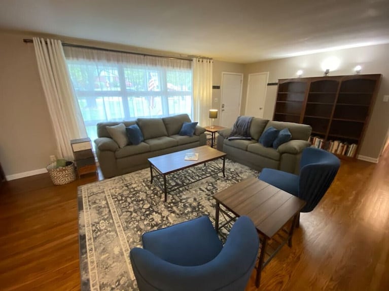 Plymouth · Quiet City Home, 7-8 Min To Downtown Knox - Knoxville, TN